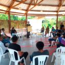 projeto Sociobiodiversidade na Amazônia em atividade nol, Acre, sobre o edital da alimentação escolar para povos e comunidades tradicionais.
